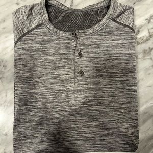 4 Lululemon mens shirts